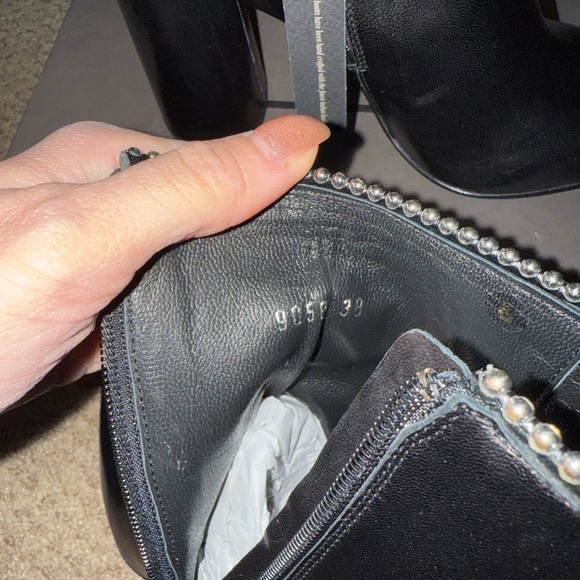 ~*NWT*~ Ma&Lo Women's Sleek Black Ankle Boots - Picture 7 of 8